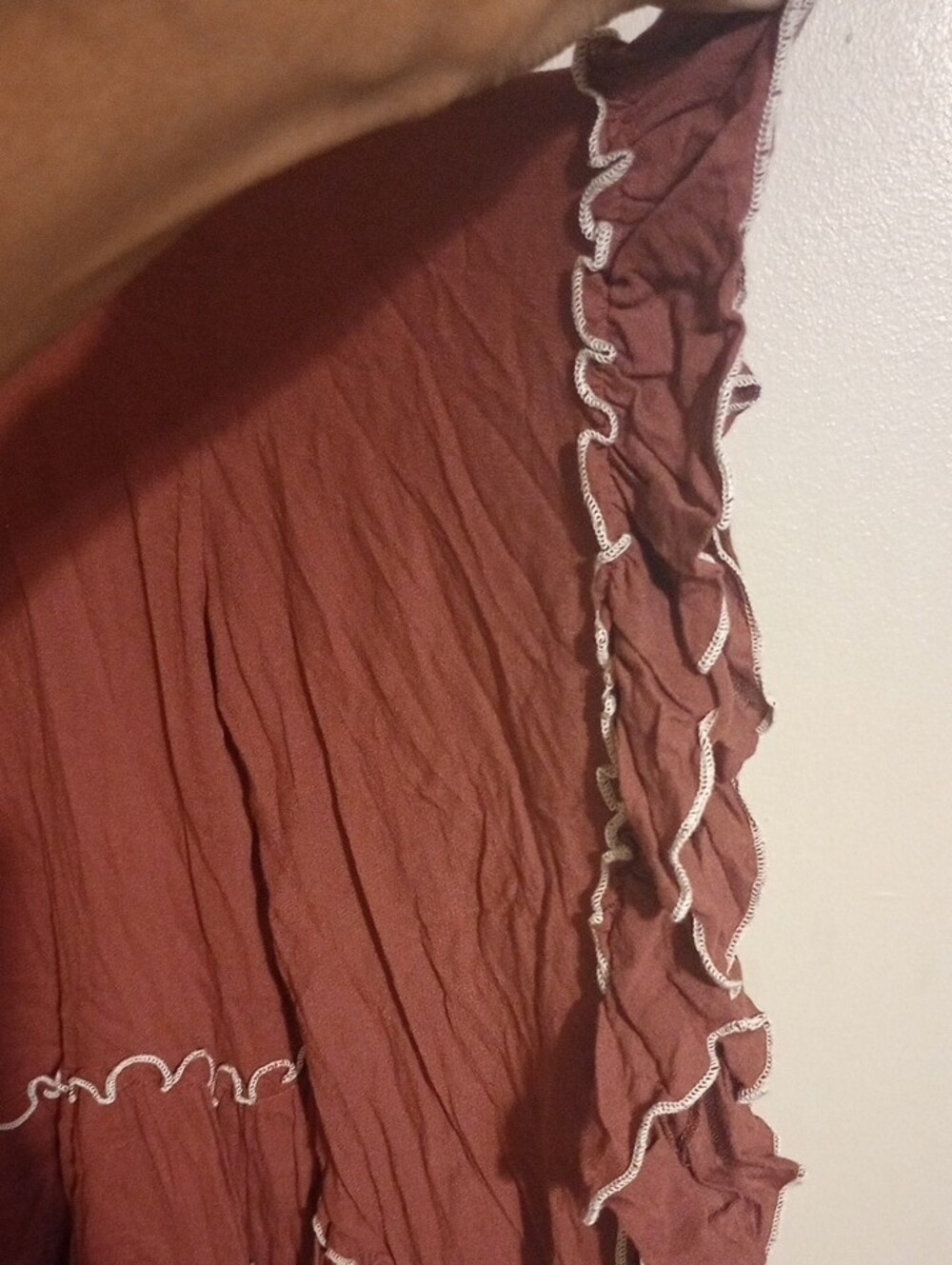 Women’s Dusty Rose Keyhole Tie-Front Baby Doll Ruffle Tunic Top White Stitching - Picture 4 of 5